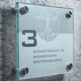 Sklenené reklamné tabule